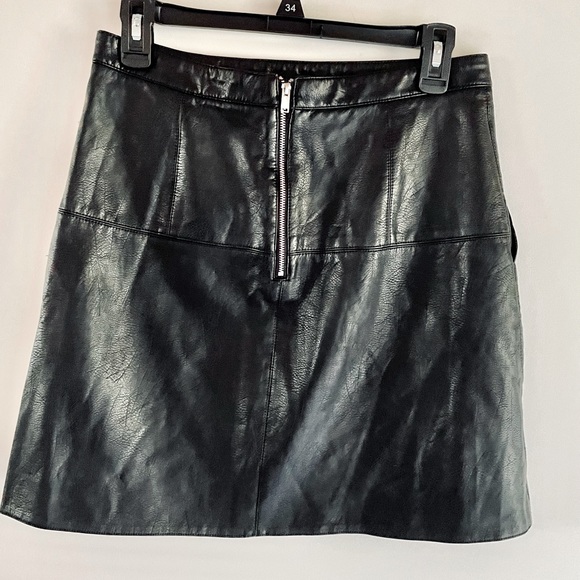 Zara Basic Black Vegan Leather Skirt sz M - Picture 2 of 9